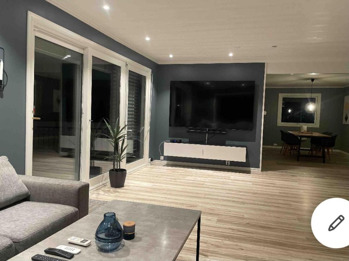 Beautiful 5-Bed Villa In 만달 외부 사진