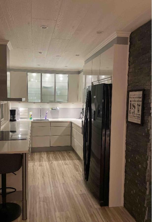 Beautiful 5-Bed Villa In 만달 외부 사진